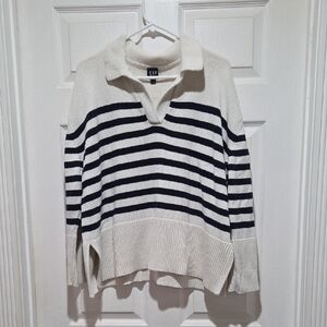 GAP Women's Striped Sweater - Navy and White